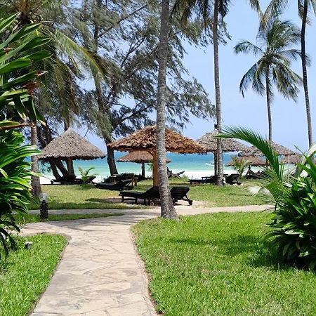 Eleven Pearl Boutique Hotel & Spa Diani Beach Exterior photo