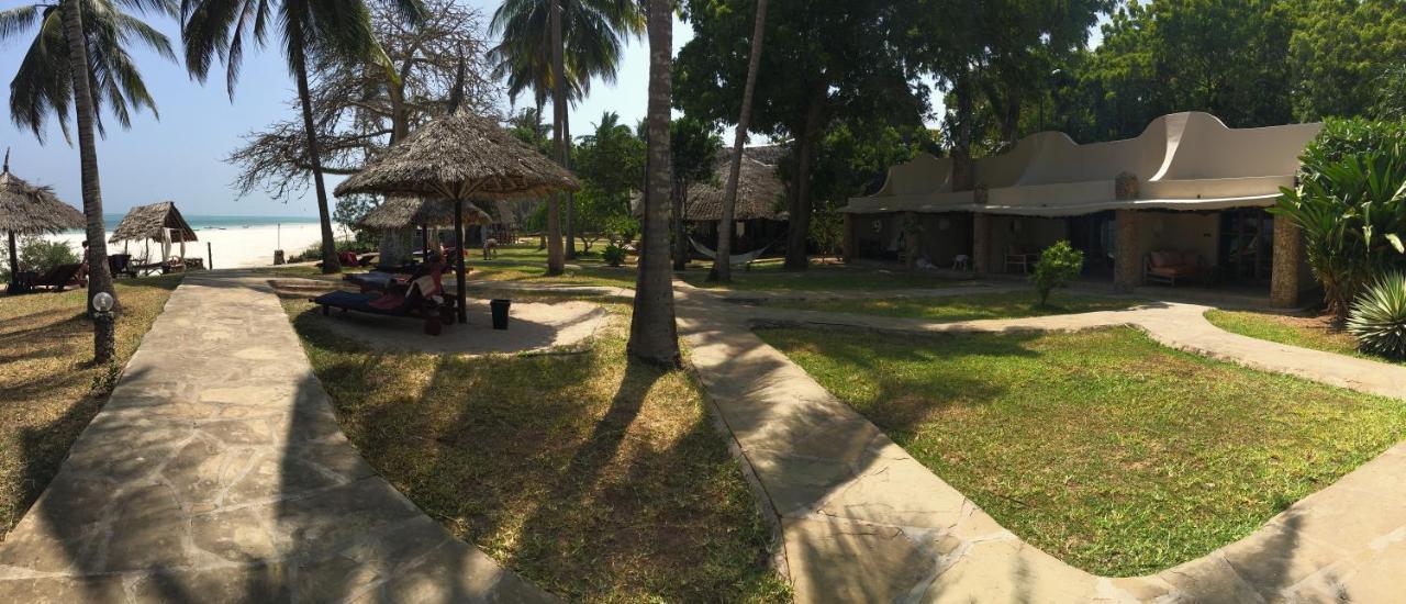 Eleven Pearl Boutique Hotel & Spa Diani Beach Exterior photo