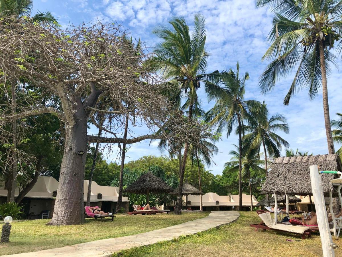 Eleven Pearl Boutique Hotel & Spa Diani Beach Exterior photo