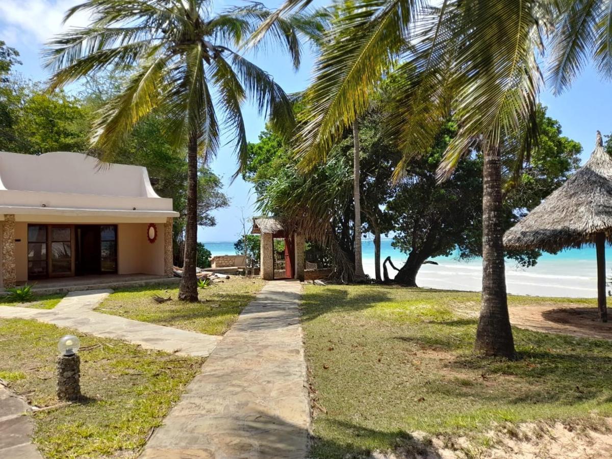 Eleven Pearl Boutique Hotel & Spa Diani Beach Exterior photo