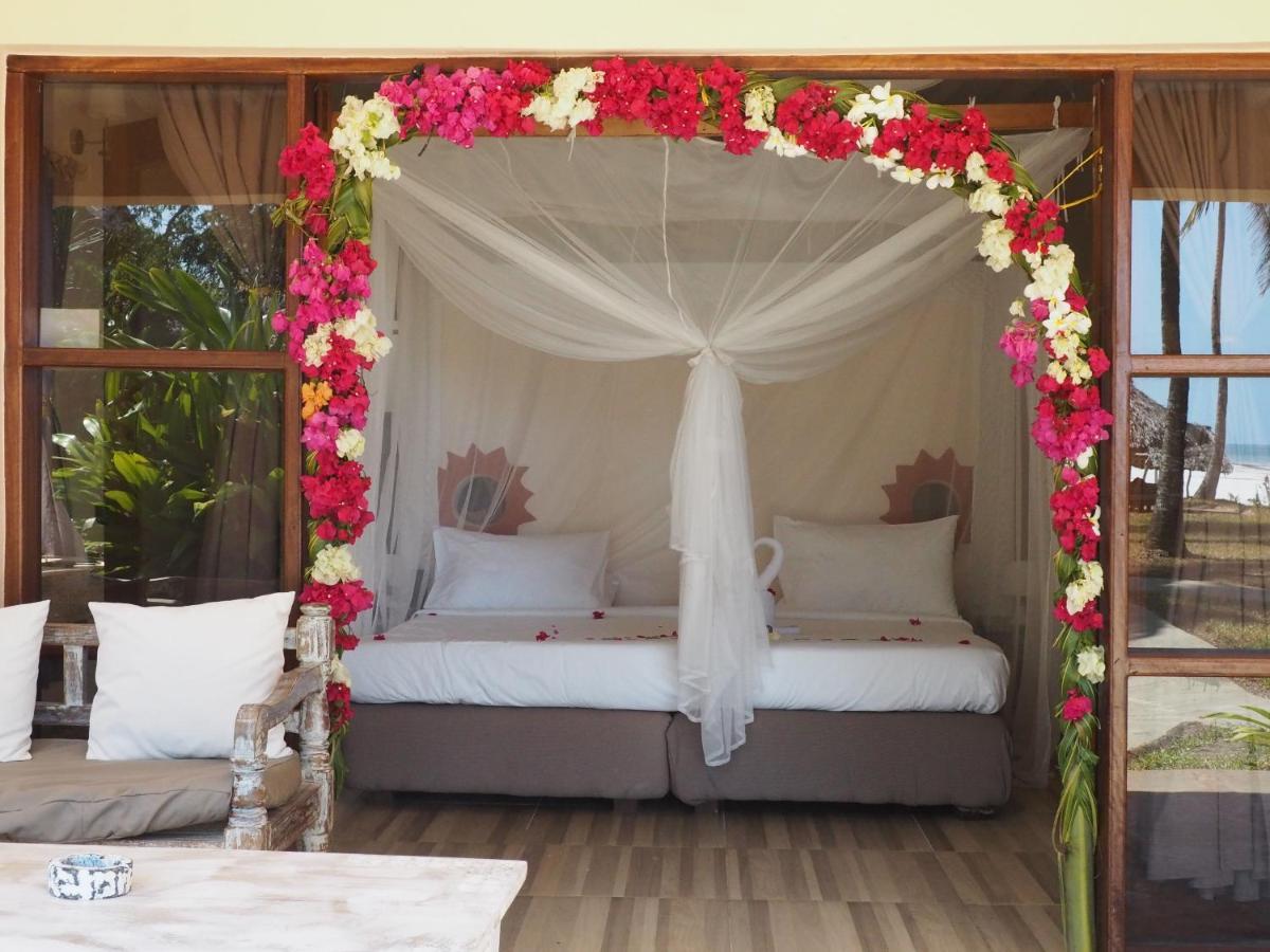 Eleven Pearl Boutique Hotel & Spa Diani Beach Exterior photo