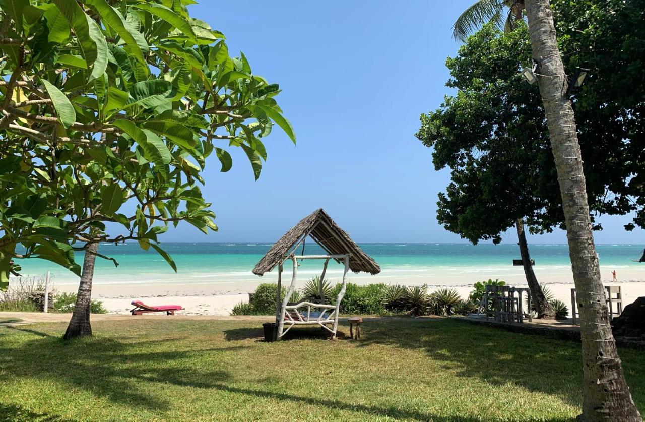 Eleven Pearl Boutique Hotel & Spa Diani Beach Exterior photo