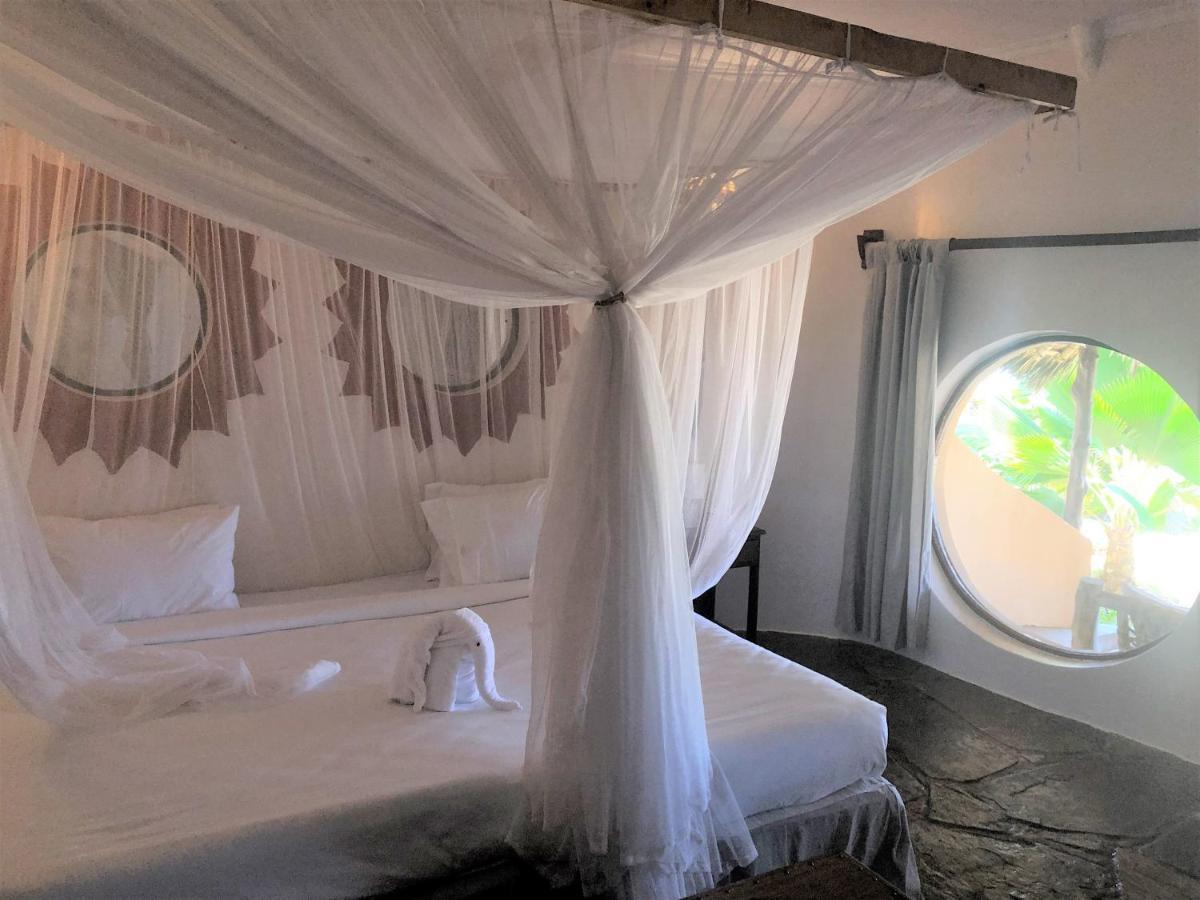Eleven Pearl Boutique Hotel & Spa Diani Beach Exterior photo