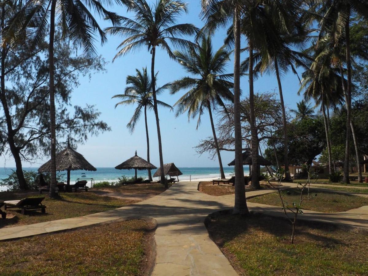 Eleven Pearl Boutique Hotel & Spa Diani Beach Exterior photo