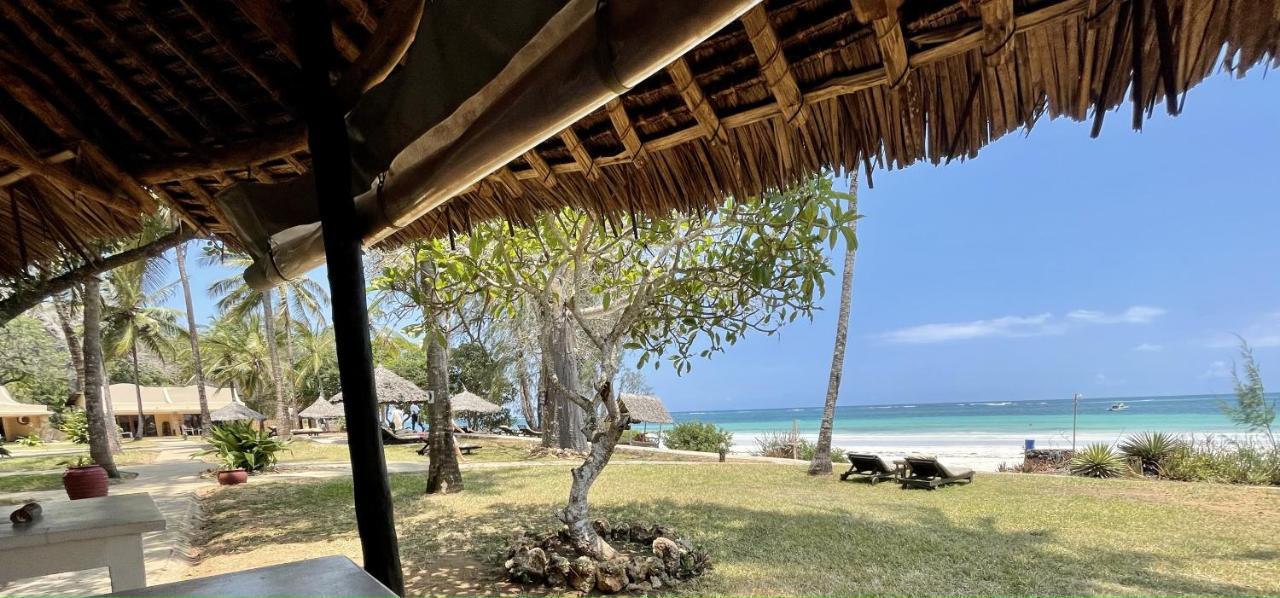 Eleven Pearl Boutique Hotel & Spa Diani Beach Exterior photo