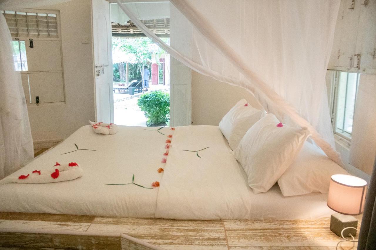 Eleven Pearl Boutique Hotel & Spa Diani Beach Exterior photo