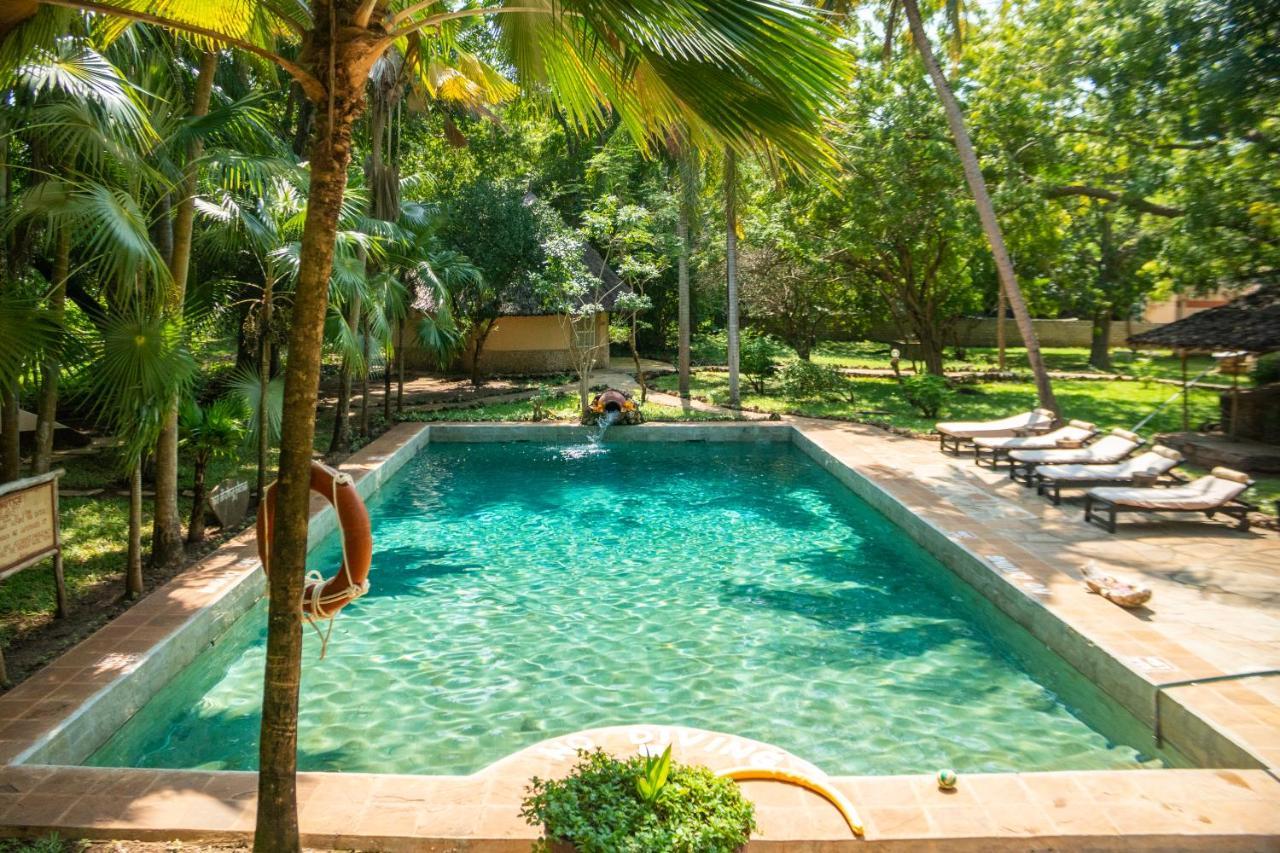 Eleven Pearl Boutique Hotel & Spa Diani Beach Exterior photo
